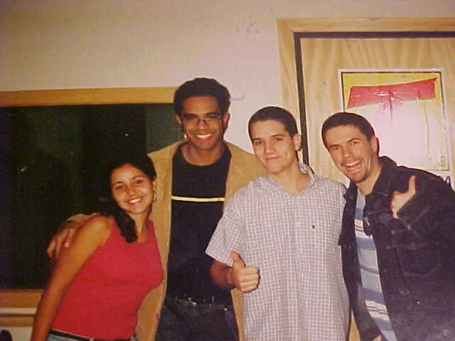 Ariel em encontro ligado à música e ao rádio